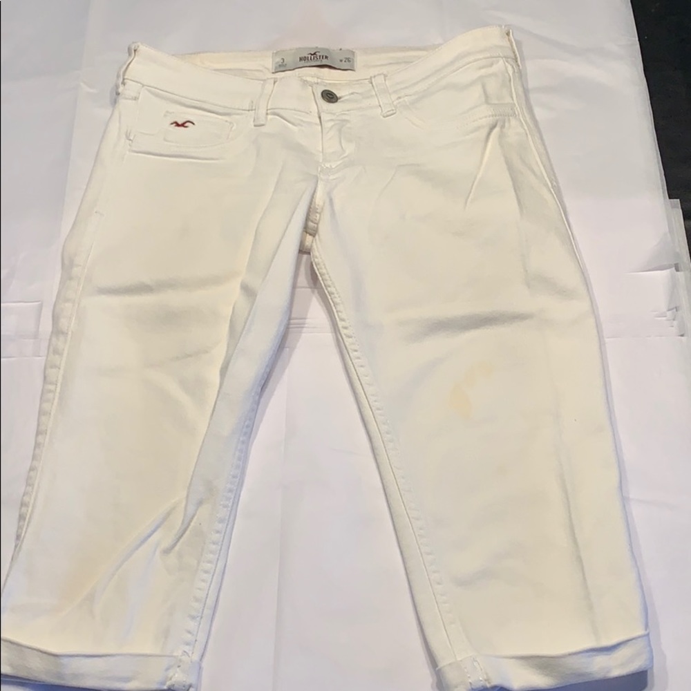White Hollister Bermuda Jean Shorts -Size 3,W-26)